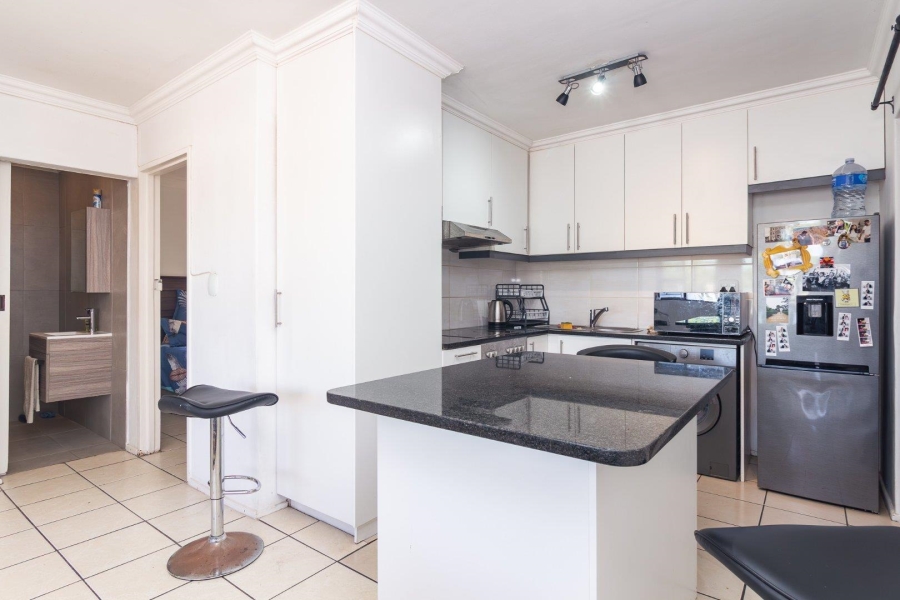 To Let 2 Bedroom Property for Rent in Kenilworth Western Cape